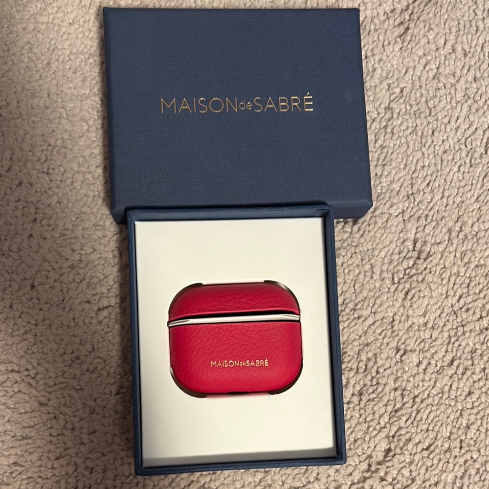 Maison de Sabré Pink AirPods Case